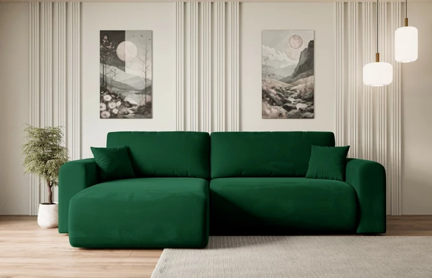 Bezug: Samt, Farbe: Grün - Kronos 19, Stellvariante: Universall - Links/Rechts angeordnet, Stoffbeschreibung: KRONOS: Scheuerfester (50.000 Martindale-Zyklen), flauschiger Möbelstoff mit weicher Plüschoberfläche, lichtecht (5), reibecht (4-5), pillingarm (4). Gewicht 275 g/m2 ±5%., Materialzusammensetzung: 100% Polyester, Pilling Resistenz: 5, Abriebfestigkeit: 5, Scheuerbeständigkeit: 50000 Martindale-Zyklen, Zimmer: Wohnzimmer, Tiefe: 145 cm, Breite: 272 cm, Höhe: 83 cm, Schlaffunktion: Mit Schlaffunktion, Länge der Schlaffläche: 204 cm, Breite der Schlaffläche: 120 cm, Liegehöhe: 40 cm, Anzahl der Sitzflächen: 3, Sitzfüllung: Wellenfeder + T30-Schaumstoff, Anzahl der Rückenkissen: 2, Art der Rückenkissen: Abnehmabr, Annzahl der Sitzkissen: 2, Anzahl der Zierkissen: 2, Material der Füße: Kunststoff, Höhe der Füße: 3,5 cm, Farbe der Füße: Schwarz, Tiefe der Armlehnen: 90 cm, Breite der Armlehnen: 22 cm, Breite der Ottomane: 93 cm, Tiefe der Ottomane: 106 cm, Tiefe der Sitzfläche: 50 cm, Sitzhöhe: 40 cm, Art des Stauraumes: Innenfach geschlossen - 1