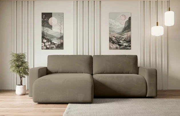 Bezug: Samt, Farbe: Braun - Paros 03, Stellvariante: Universall - Links/Rechts angeordnet, Stoffbeschreibung: paros-ist-ein-sehr-weicher-mobelstoff-mit-einer-angenehmen-haptik-50-000-martindale-zyklen-100-pes-pillingarm4-5-reibecht4-5-lichtecht67-gewicht-260-g-m2-±5, Materialzusammensetzung: 100% Polyester, Pilling Resistenz: 5, Abriebfestigkeit: 5, Scheuerbeständigkeit: 50000 Martindale-Zyklen, Zimmer: Wohnzimmer, Tiefe: 143 cm, Breite: 247 cm, Höhe: 83 cm, Schlaffunktion: Mit Schlaffunktion, Länge der Schlaffläche: 205 cm, Breite der Schlaffläche: 123-cm, Liegehöhe: 40 cm, Anzahl der Sitzflächen: 3, Sitzfüllung: Wellenfeder + T30-Schaumstoff, Anzahl der Rückenkissen: 2, Art der Rückenkissen: Abnehmabr, Annzahl der Sitzkissen: 2, Material der Füße: Kunststoff, Höhe der Füße: 3,5 cm, Farbe der Füße: Schwarz, Tiefe der Armlehnen: 88 cm, Breite der Armlehnen: 23 cm, Breite der Ottomane: 100 cm, Tiefe der Ottomane: 107 cm, Tiefe der Sitzfläche: 52 cm, Sitzhöhe: 40 cm, Art des Stauraumes: Innenfach geschlossen - 1