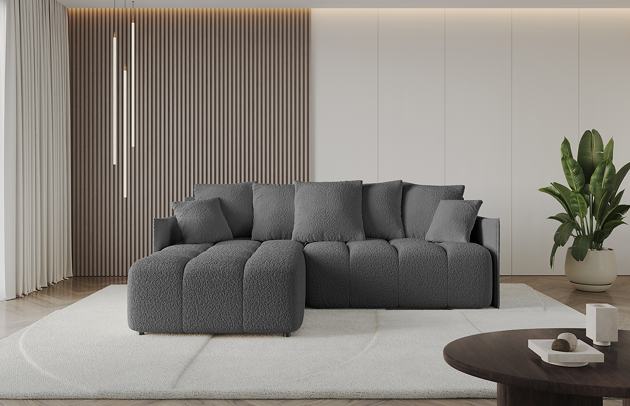 Bezug: Bouclé, Farbe: Grau - Quelle 92, Stellvariante: Ottomane Links, Stoffbeschreibung: Polsterstoff Quelle: hochwertiger Bouclé Stoff, strapazierfähig, atmungsaktiv und pflegeleicht. (80.000 Martindale-Zyklen) 100 % PES, pillingarm(4-5), Gewicht 315 g/m² ±5 %, Materialzusammensetzung: 100% Polyseter, Pilling Resistenz: 5, Abriebfestigkeit: 5, Scheuerbeständigkeit: 80000 Martindale-Zyklen, Ausstattung: Kissen, Zimmer: Wohnzimmer, Tiefe: 189 cm, Breite: 251 cm, Höhe: 68 cm, Länge der Schlaffläche: 237 cm, Breite der Schlaffläche: 159-cm, Liegehöhe: 45 cm, Anzahl der Sitzflächen: 4, Sitzfüllung: Wellenfeder + HR35 und T30-Schaum, Anzahl der Rückenkissen: 5, Art der Rückenkissen: Rückenkissen, Annzahl der Sitzkissen: 2, Anzahl der Zierkissen: 2, Tiefe der Armlehnen: 104 cm, Breite der Armlehnen: 7 cm, Höhe der Armlehnen: 63 cm, Breite der Ottomane: 104 cm, Tiefe der Ottomane: 173 cm, Tiefe der Sitzfläche: 88 cm, Sitzhöhe: 45 cm, Art des Stauraumes: Innenfach geschlossen - 1