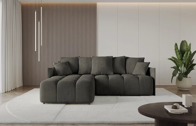 Bezug: Samt, Farbe: Schwarz - Dream Velvet 202.12, Stellvariante: Ottomane Links, Stoffbeschreibung: Polsterstoff Dream Velvet: Wasserabweisender und leicht zu reinigender Möbelstoff, scheuerfest (30.000 Martindale-Zyklen) lichtecht (6) und pillingarm (4-5), aus 100 % PES, Gewicht 360 g/m2 ±5 %, Materialzusammensetzung: 100% Polyseter, Pilling Resistenz: 4, Abriebfestigkeit: 5, Scheuerbeständigkeit: 100000 Martindale-Zyklen, Ausstattung: Kissen, Zimmer: Wohnzimmer, Tiefe: 189 cm, Breite: 251 cm, Höhe: 68 cm, Länge der Schlaffläche: 237 cm, Breite der Schlaffläche: 159-cm, Liegehöhe: 45 cm, Anzahl der Sitzflächen: 4, Sitzfüllung: Wellenfeder + HR35 und T30-Schaum, Anzahl der Rückenkissen: 5, Art der Rückenkissen: Rückenkissen, Annzahl der Sitzkissen: 2, Anzahl der Zierkissen: 2, Tiefe der Armlehnen: 104 cm, Breite der Armlehnen: 7 cm, Höhe der Armlehnen: 63 cm, Breite der Ottomane: 104 cm, Tiefe der Ottomane: 173 cm, Tiefe der Sitzfläche: 88 cm, Sitzhöhe: 45 cm, Art des Stauraumes: Innenfach geschlossen - 1