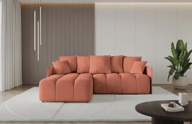 Bezug: Samt, Farbe: Apricot - Dream Velvet 202.07, Stellvariante: Ottomane Links, Stoffbeschreibung: Polsterstoff Dream Velvet: Wasserabweisender und leicht zu reinigender Möbelstoff, scheuerfest (30.000 Martindale-Zyklen) lichtecht (6) und pillingarm (4-5), aus 100 % PES, Gewicht 360 g/m2 ±5 %, Materialzusammensetzung: 100% Polyseter, Pilling Resistenz: 4, Abriebfestigkeit: 5, Scheuerbeständigkeit: 100000 Martindale-Zyklen, Ausstattung: Kissen, Zimmer: Wohnzimmer, Tiefe: 189 cm, Breite: 251 cm, Höhe: 68 cm, Länge der Schlaffläche: 237 cm, Breite der Schlaffläche: 159 cm, Liegehöhe: 45 cm, Anzahl der Sitzflächen: 4, Sitzfüllung: Wellenfeder + HR35 und T30-Schaum, Anzahl der Rückenkissen: 5, Art der Rückenkissen: Rückenkissen, Annzahl der Sitzkissen: 2, Anzahl der Zierkissen: 2, Tiefe der Armlehnen: 104 cm, Breite der Armlehnen: 7 cm, Höhe der Armlehnen: 63 cm, Breite der Ottomane: 104 cm, Tiefe der Ottomane: 173 cm, Tiefe der Sitzfläche: 88 cm, Sitzhöhe: 45 cm, Art des Stauraumes: Innenfach geschlossen - 1