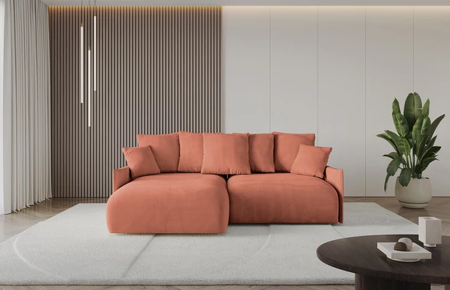 Bezug: Samt, Farbe: Apricot - Dream Velvet 202.07, Stellvariante: Ottomane Links, Stoffbeschreibung: Polsterstoff Dream Velvet: Wasserabweisender und leicht zu reinigender Möbelstoff, scheuerfest (30.000 Martindale-Zyklen) lichtecht (6) und pillingarm (4-5), aus 100 % PES, Gewicht 360 g/m2 ±5 %, Materialzusammensetzung: 100% Polyseter, Pilling Resistenz: 4, Abriebfestigkeit: 4, Scheuerbeständigkeit: 100000 Martindale-Zyklen, Ausstattung: Kissen, Zimmer: Wohnzimmer, Tiefe: 177 cm, Breite: 216 cm, Höhe: 72 cm, Länge der Schlaffläche: 202 cm, Breite der Schlaffläche: 158 cm, Liegehöhe: 42 cm, Anzahl der Sitzflächen: 4, Sitzfüllung: Wellenfeder + HR35 und T30-Schaum, Anzahl der Rückenkissen: 5, Art der Rückenkissen: Rückenkissen, Annzahl der Sitzkissen: 2, Anzahl der Zierkissen: 2, Tiefe der Armlehnen: 123 cm, Breite der Armlehnen: 7 cm, Höhe der Armlehnen: 50 cm, Breite der Ottomane: 101 cm, Tiefe der Ottomane: 158 cm, Tiefe der Sitzfläche: 114 cm, Sitzhöhe: 42 cm, Art des Stauraumes: Innenfach geschlossen, Material der Füße: Kunststoff, Höhe der Füße: 5 cm, Farbe der Füße: Schwarz - 1