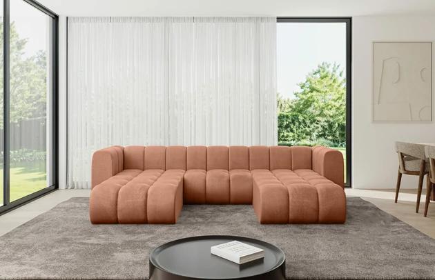 Bezug: Samt, Farbe: Apricot - Monolith 61, Stellvariante: U-Form, Stoffbeschreibung: MONOLITH: Wasserabweisender und leicht zu reinigender Möbelstoff, scheuerfest (100.000 Martindale-Zyklen) lichtecht (5) und pillingarm (4-5), aus 100 % PES, Gewicht 330 g/m2 ±5 %, Materialzusammensetzung: 100% Polyseter, Pilling Resistenz: 4, Abriebfestigkeit: 5, Scheuerbeständigkeit: 100000 Martindale-Zyklen, Zimmer: Wohnzimmer, Tiefe: 177 cm, Breite: 319 cm, Höhe: 70 cm, Anzahl der Sitzflächen: 4, Sitzfüllung: Wellenfeder, Art der Rückenkissen: Rückenlehne - feste, Breite der Ottomane: 87 cm, Tiefe der Ottomane: 90 cm, Tiefe der Sitzfläche: 62 cm, Sitzhöhe: 40 cm, Schlaffunktion: Ohne Schlaffunktion - 1