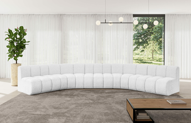 Bezug: Bouclé, Farbe: Weiß - Quelle 01, Stellvariante: U-Form, Stoffbeschreibung: Polsterstoff Quelle: hochwertiger Bouclé Stoff, strapazierfähig, atmungsaktiv und pflegeleicht. (80.000 Martindale-Zyklen) 100 % PES, pillingarm(4-5), Gewicht 315 g/m² ±5 %, Materialzusammensetzung: 100% Polyseter, Pilling Resistenz: 5, Abriebfestigkeit: 5, Scheuerbeständigkeit: 80000 Martindale-Zyklen, Zimmer: Wohnzimmer, Tiefe: 174 cm, Breite: 490 cm, Höhe: 70 cm, Anzahl der Sitzflächen: 7, Sitzfüllung: Wellenfeder, Art der Rückenkissen: Rückenlehne - feste, Tiefe der Sitzfläche: 62 cm, Sitzhöhe: 40 cm, Schlaffunktion: Ohne Schlaffunktion - 1