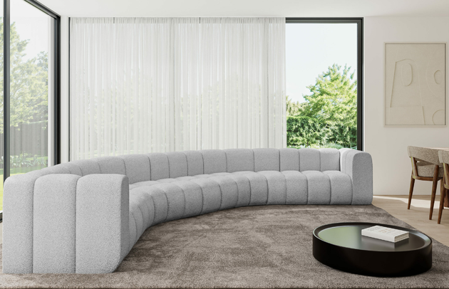 Bezug: Bouclé, Farbe: Hellgrau - Quelle 83, Stellvariante: U-Form, Stoffbeschreibung: Polsterstoff Quelle: hochwertiger Bouclé Stoff, strapazierfähig, atmungsaktiv und pflegeleicht. (80.000 Martindale-Zyklen) 100 % PES, pillingarm(4-5), Gewicht 315 g/m² ±5 %, Materialzusammensetzung: 100% Polyseter, Pilling Resistenz: 5, Abriebfestigkeit: 5, Scheuerbeständigkeit: 80000 Martindale-Zyklen, Zimmer: Wohnzimmer, Tiefe: 373 cm, Breite: 373 cm, Höhe: 70 cm, Anzahl der Sitzflächen: 7, Sitzfüllung: Wellenfeder, Art der Rückenkissen: Rückenlehne - feste, Tiefe der Sitzfläche: 62 cm, Sitzhöhe: 40 cm, Schlaffunktion: Ohne Schlaffunktion - 1