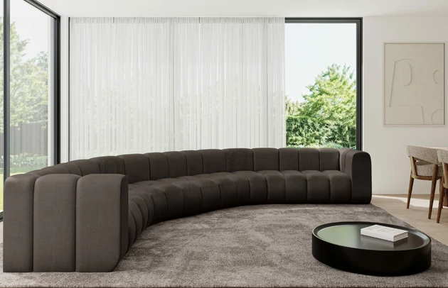 Bezug: Samt, Farbe: Braun - Monolith 15, Stellvariante: U-Form, Stoffbeschreibung: MONOLITH: Wasserabweisender und leicht zu reinigender Möbelstoff, scheuerfest (100.000 Martindale-Zyklen) lichtecht (5) und pillingarm (4-5), aus 100 % PES, Gewicht 330 g/m2 ±5 %, Materialzusammensetzung: 100% Polyseter, Pilling Resistenz: 4, Abriebfestigkeit: 5, Scheuerbeständigkeit: 100000 Martindale-Zyklen, Zimmer: Wohnzimmer, Tiefe: 373 cm, Breite: 373 cm, Höhe: 70 cm, Anzahl der Sitzflächen: 7, Sitzfüllung: Wellenfeder, Art der Rückenkissen: Rückenlehne - feste, Tiefe der Sitzfläche: 62 cm, Sitzhöhe: 40 cm, Schlaffunktion: Ohne Schlaffunktion - 1