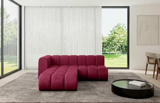 Bezug: Samt, Farbe: Bordeauxrot - Monolith 59, Stellvariante: Ottomane Links, Stoffbeschreibung: MONOLITH: Wasserabweisender und leicht zu reinigender Möbelstoff, scheuerfest (100.000 Martindale-Zyklen) lichtecht (5) und pillingarm (4-5), aus 100 % PES, Gewicht 330 g/m2 ±5 %, Materialzusammensetzung: 100% Polyseter, Pilling Resistenz: 4, Abriebfestigkeit: 5, Scheuerbeständigkeit: 100000 Martindale-Zyklen, Zimmer: Wohnzimmer, Tiefe: 177 cm, Breite: 205 cm, Höhe: 70 cm, Anzahl der Sitzflächen: 4, Sitzfüllung: Wellenfeder, Art der Rückenkissen: Rückenlehne - feste, Breite der Ottomane: 87 cm, Tiefe der Ottomane: 90 cm, Tiefe der Sitzfläche: 62 cm, Sitzhöhe: 40 cm, Schlaffunktion: Ohne Schlaffunktion - 1