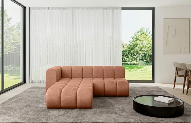 Bezug: Samt, Farbe: Apricot - Monolith 61, Stellvariante: Ottomane Links, Stoffbeschreibung: MONOLITH: Wasserabweisender und leicht zu reinigender Möbelstoff, scheuerfest (100.000 Martindale-Zyklen) lichtecht (5) und pillingarm (4-5), aus 100 % PES, Gewicht 330 g/m2 ±5 %, Materialzusammensetzung: 100% Polyseter, Pilling Resistenz: 4, Abriebfestigkeit: 5, Scheuerbeständigkeit: 100000 Martindale-Zyklen, Zimmer: Wohnzimmer, Tiefe: 177 cm, Breite: 205 cm, Höhe: 70 cm, Anzahl der Sitzflächen: 4, Sitzfüllung: Wellenfeder, Art der Rückenkissen: Rückenlehne - feste, Breite der Ottomane: 87 cm, Tiefe der Ottomane: 90 cm, Tiefe der Sitzfläche: 62 cm, Sitzhöhe: 40 cm, Schlaffunktion: Ohne Schlaffunktion - 1