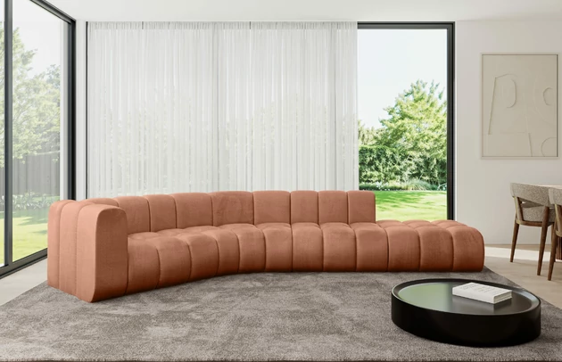 Bezug: Samt, Farbe: Apricot - Monolith 61, Stellvariante: Ottomane Links, Stoffbeschreibung: MONOLITH: Wasserabweisender und leicht zu reinigender Möbelstoff, scheuerfest (100.000 Martindale-Zyklen) lichtecht (5) und pillingarm (4-5), aus 100 % PES, Gewicht 330 g/m2 ±5 %, Materialzusammensetzung: 100% Polyseter, Pilling Resistenz: 4, Abriebfestigkeit: 5, Scheuerbeständigkeit: 100000 Martindale-Zyklen, Zimmer: Wohnzimmer, Tiefe: 194 cm, Breite: 399 cm, Höhe: 70 cm, Anzahl der Sitzflächen: 4, Sitzfüllung: Wellenfeder, Art der Rückenkissen: Rückenlehne - feste, Tiefe der Sitzfläche: 62 cm, Sitzhöhe: 40 cm, Schlaffunktion: Ohne Schlaffunktion - 1