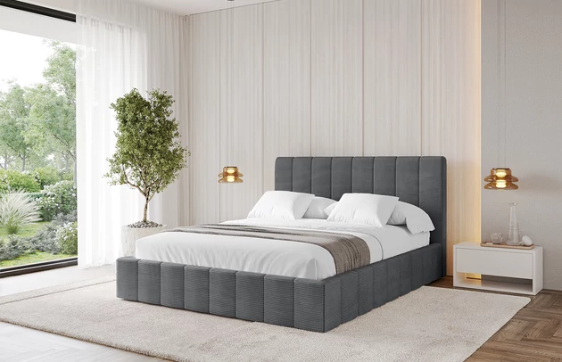 Bezug: Cord, Farbe: Dunkelgrau - Poso 115, Stoffbeschreibung: POSO ist ein angenehm anzufühlender Velours mit Kordstruktur (35000 MartindaleZyklen) und leicht zu reinigender Möbellstoff, lichtecht (5) und pillingarm (5), Gewicht 380 g/m2 ±5%, Zimmer: Schlafzimmer, Länge: 215 cm, Breite: 156 cm, Höhe: 105 cm, Größe: 140x200 cm, Länge der Schlaffläche: 200 cm, Breite der Schlaffläche: 140 cm, Liegehöhe: 48 cm, Matratze: Mit H3 / H4 Taschenfederkern Matratze, Höhe der Matratze: 25 cm, Matratzentyp: Taschenfederkernmatratze, Bettkasten: Ja, Anzahl der Bettkasten: 1, Höhe der Bettkasten: 30 cm, Höhe des Kopfteils: 105 cm, Dicke des Kopfteils: 8 cm, Gepolsterte Rückseite: Nein - 1